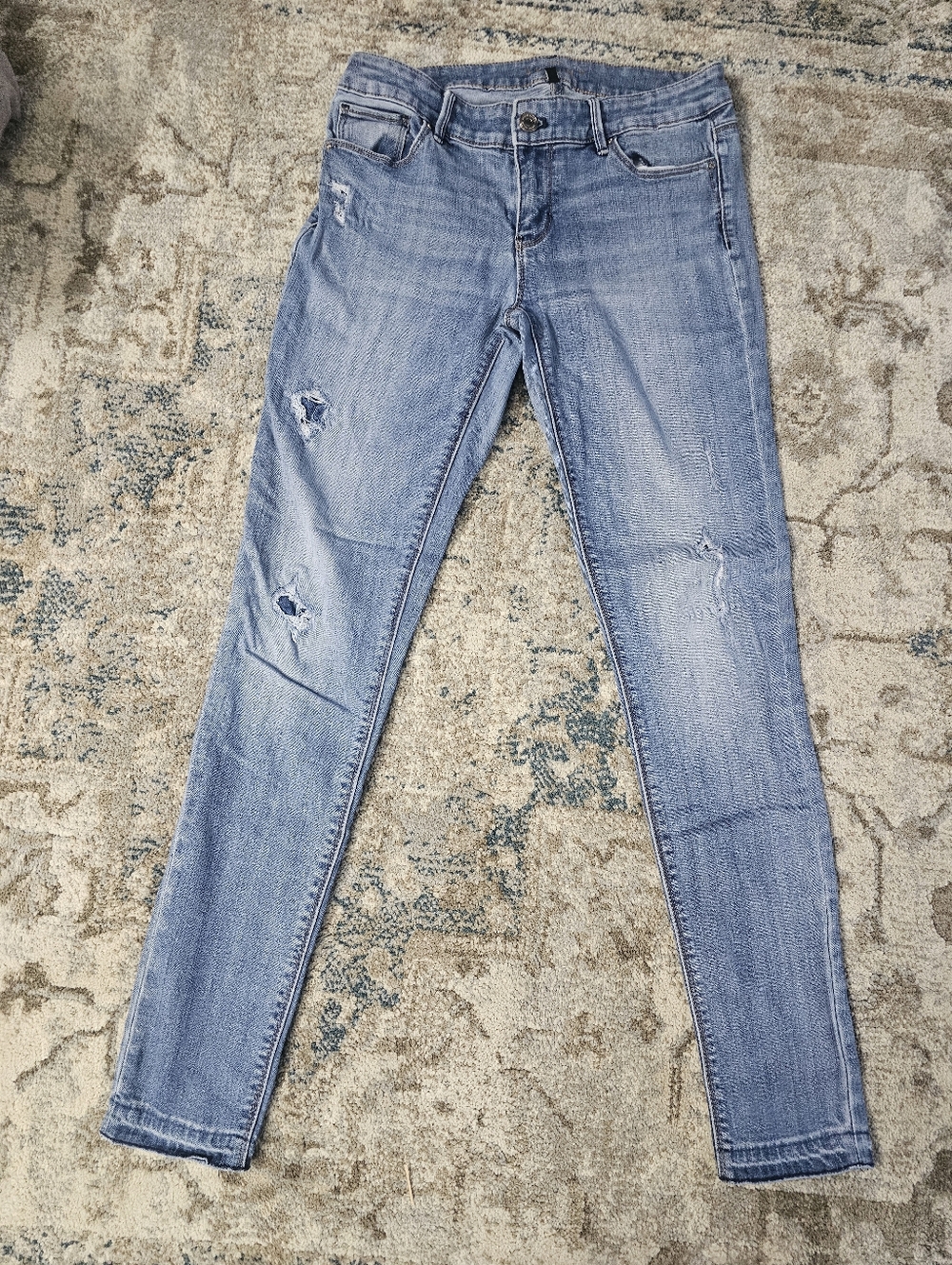 WHBM- Slim Size 2.   LLight Blue Women's Distressed Skinny Jeans